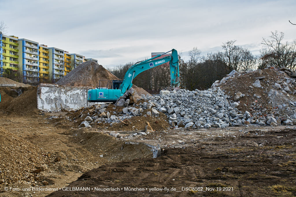19.11.2021 - Abriss-Baustelle Quiddezentrum in Neuperlach