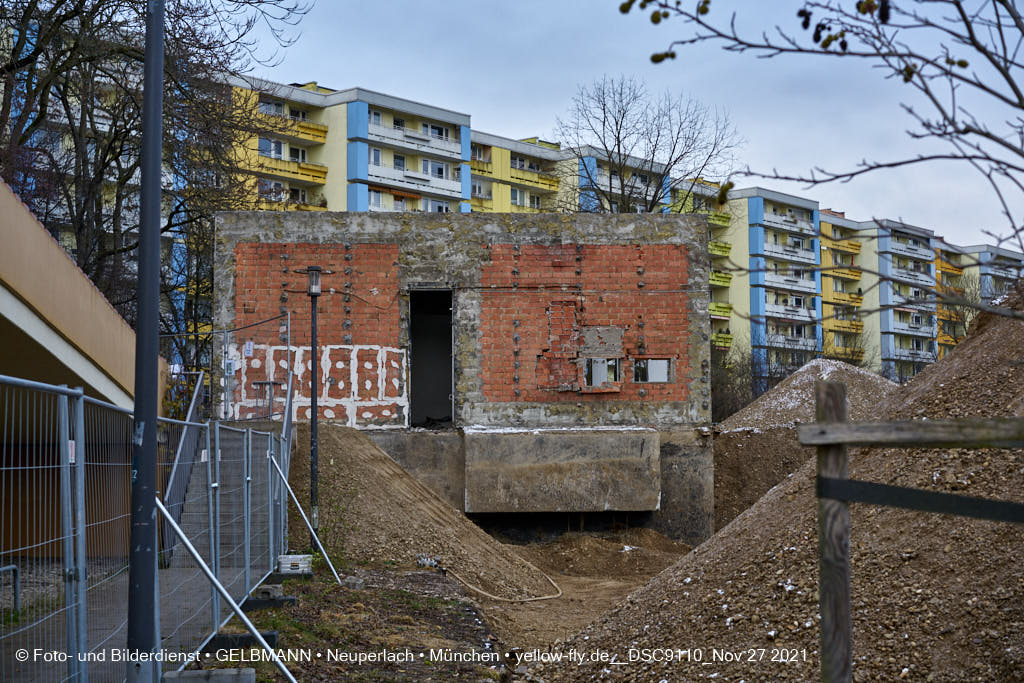 27.08.2021 - Abrissbaustelle Quiddezentrum in Neuperlach