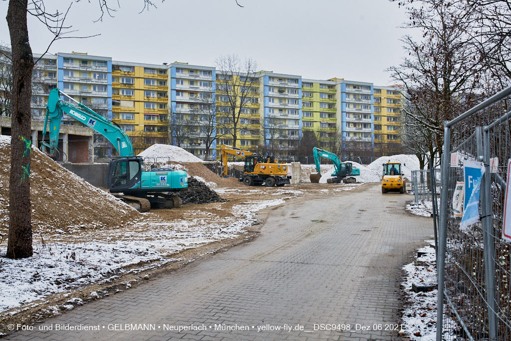 06.12.2021 -Abriss des letzten Hauses im Quiddezentrum in Neuperlach