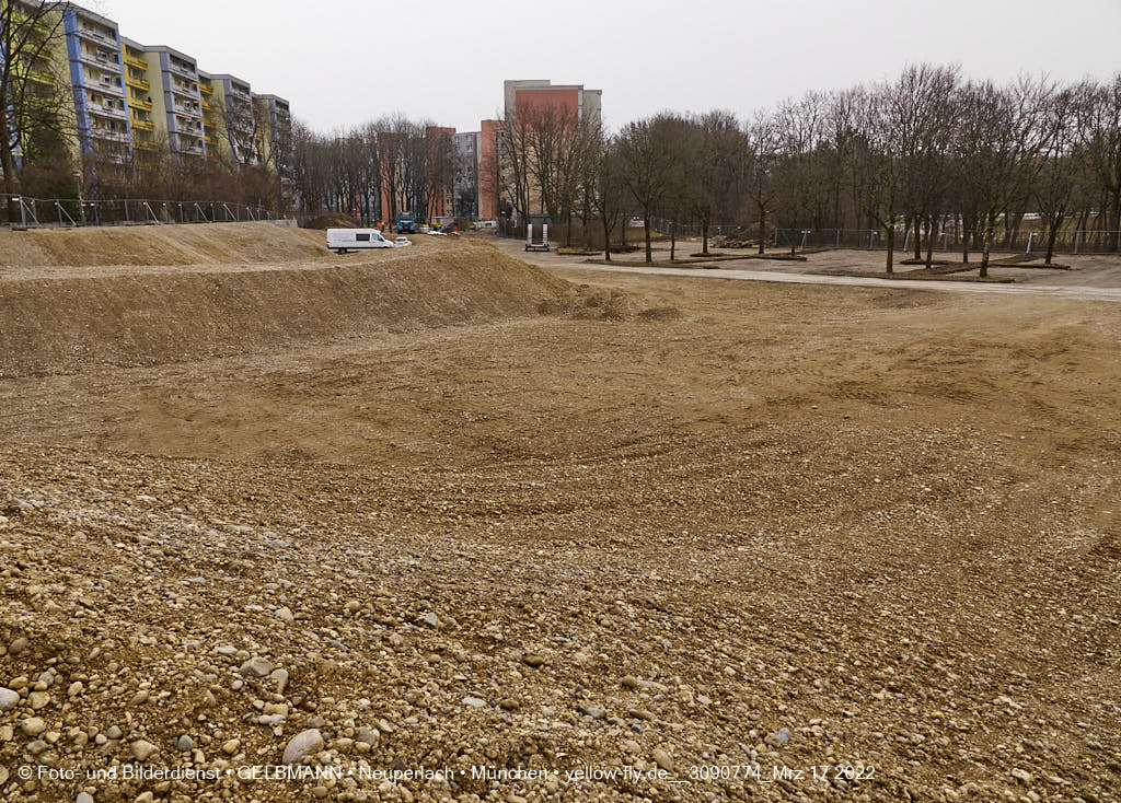 17.03.2022 - Abriss-Baustelle Quiddezentrum in Neuperlach