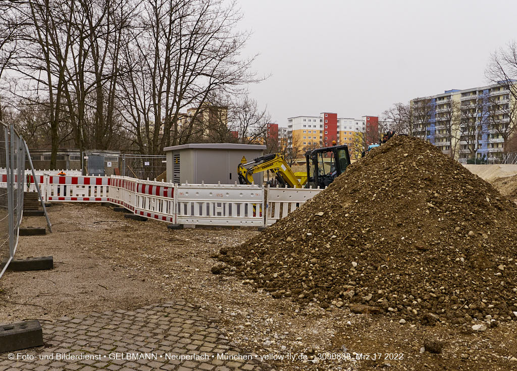 17.03.2022 - Abriss-Baustelle Quiddezentrum in Neuperlach
